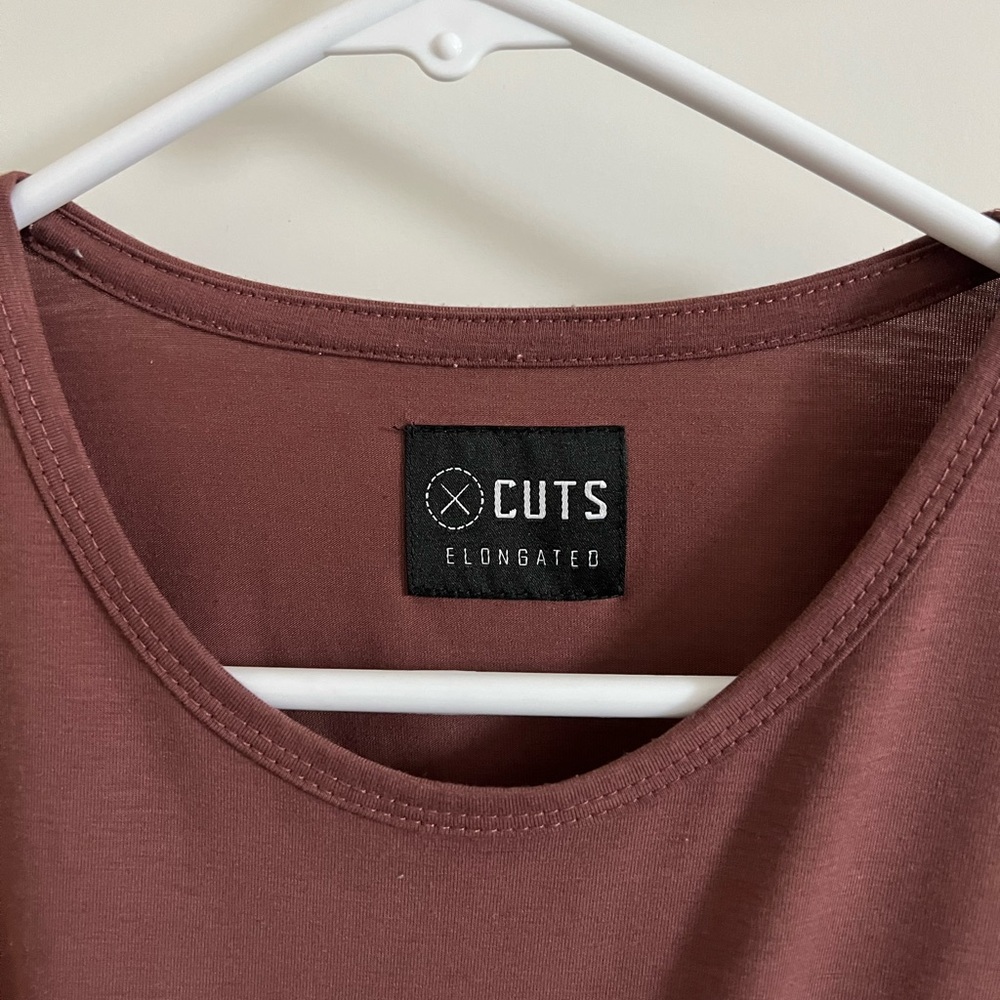 Cuts Clothing Elongated Tee Burgundy (Old Style)